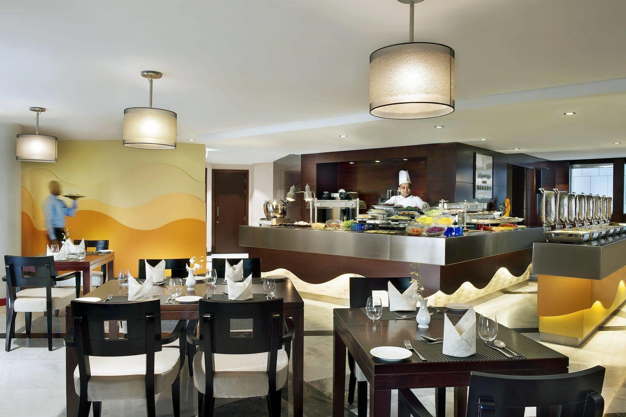 City Seasons Towers Hotel Bur Dubaj Kültér fotó